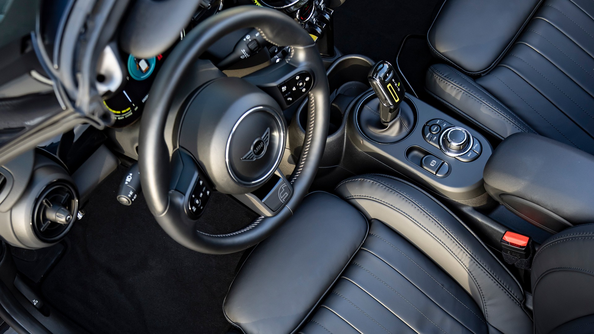 MINI CABRIO 100% ELECTRIQUE - vue de face